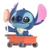 Figuras de Disney Stitch en una cita «Candy Swap»