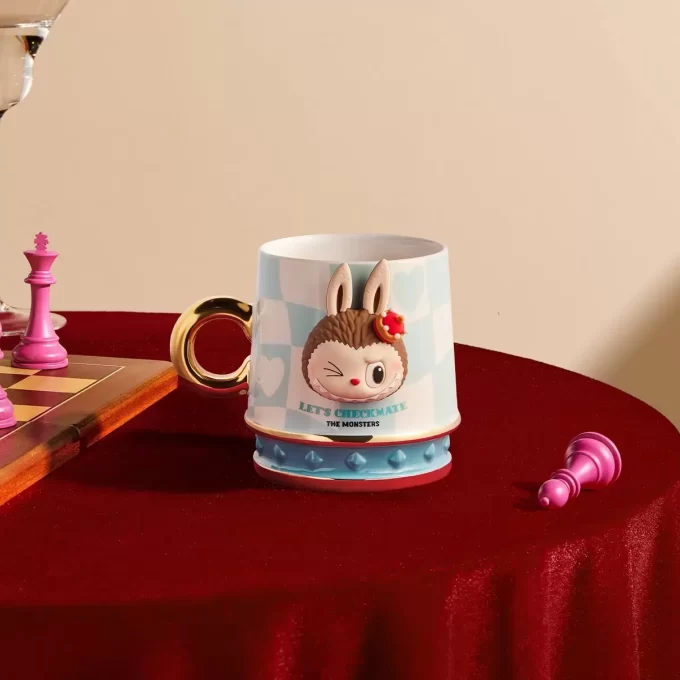 Taza de la serie Let’s Checkmate de LOS MONSTRUOS Taza de la serie Let’s Checkmate de LOS MONSTRUOS