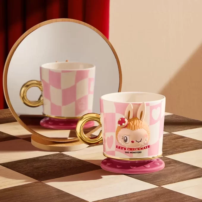 Taza de la serie Let’s Checkmate de LOS MONSTRUOS Taza de la serie Let’s Checkmate de LOS MONSTRUOS